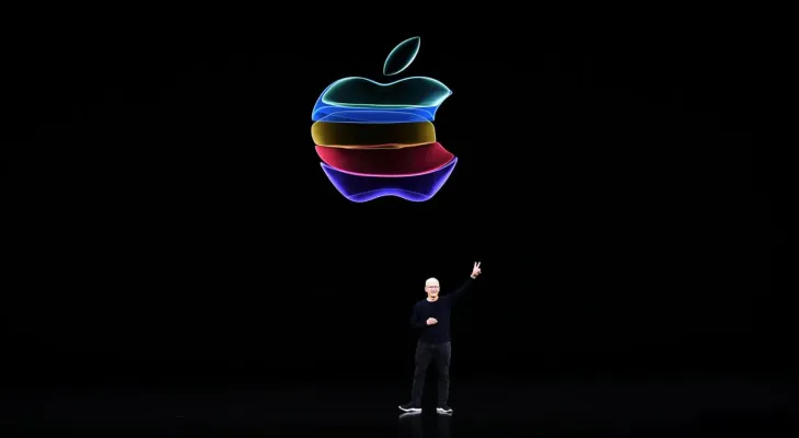 Apple le fait et devient la première entreprise américaine d'une valeur de deux trillions de dollars.