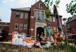 Indigenous artist honors the memory of 215 children who were victims of residential schools