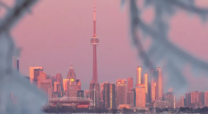 Weather alerts in Toronto: Canadian Ministry of Environment warns drivers..