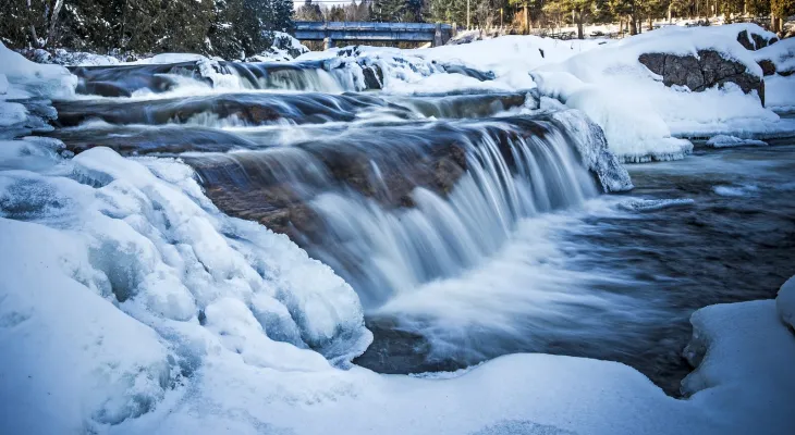 A river suddenly freezes and disappears from sight in Canada