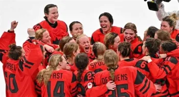 Canada defeats the USA and wins the women's ice hockey gold in Beijing