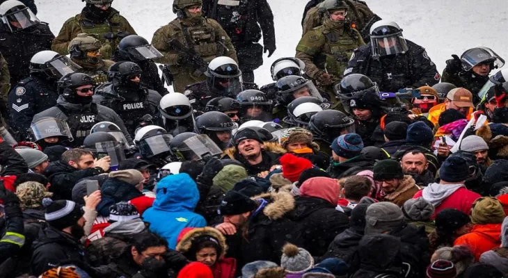 Ottawa: Police control downtown and some protesters refuse to leave