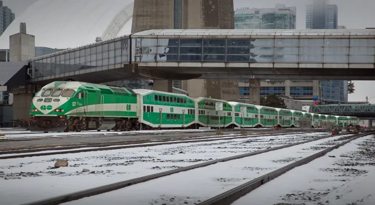 Increase in the number of public transport passengers in the Greater Toronto Area with rising fuel prices