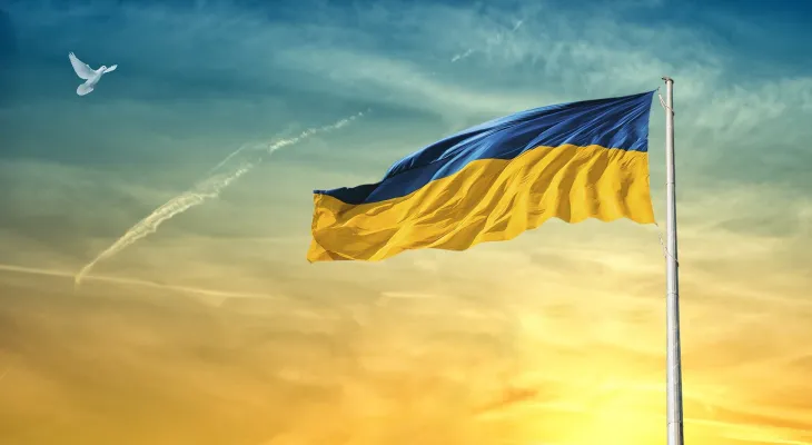 In a survey, Canadians believe that NATO should prepare to fight the Russian invasion of Ukraine.