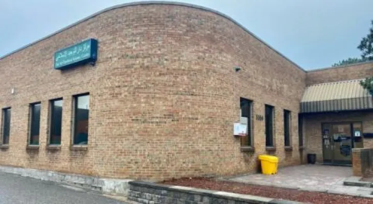 Canada: Armed man attacks mosque with an axe and pepper spray, worshippers stop him