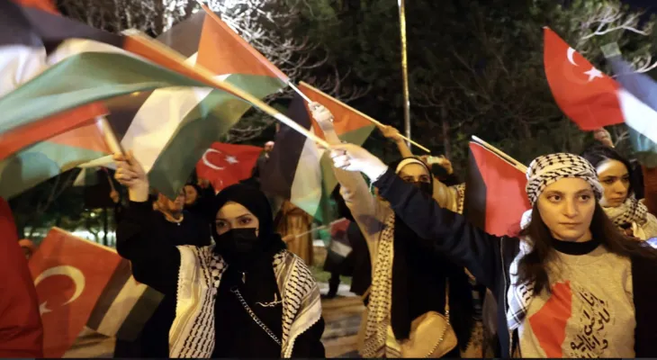 The Jordanian people support Al-Aqsa and fill the capital's streets with hundreds of protesters.