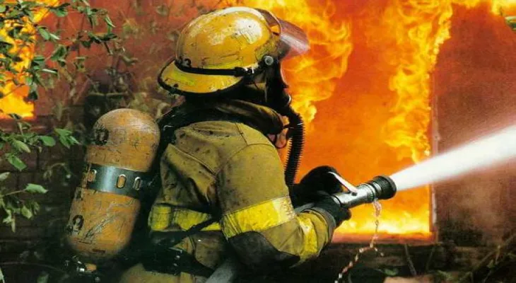 Ottawa: Fire in a commercial building