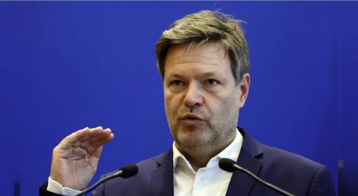 German Economy Minister: We can bear the Russian oil ban