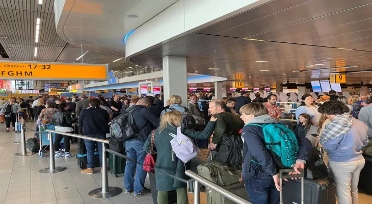 Canada: Delays in issuing passports and chaos at airports with long wait times