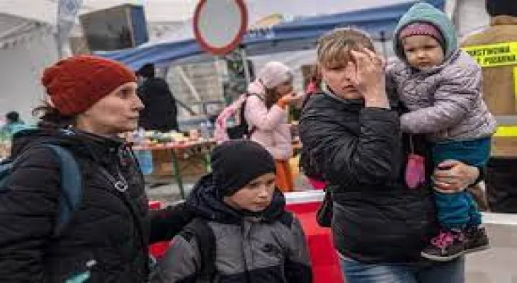 Canada evacuates 90,000 Ukrainians as a new batch from Polish territory