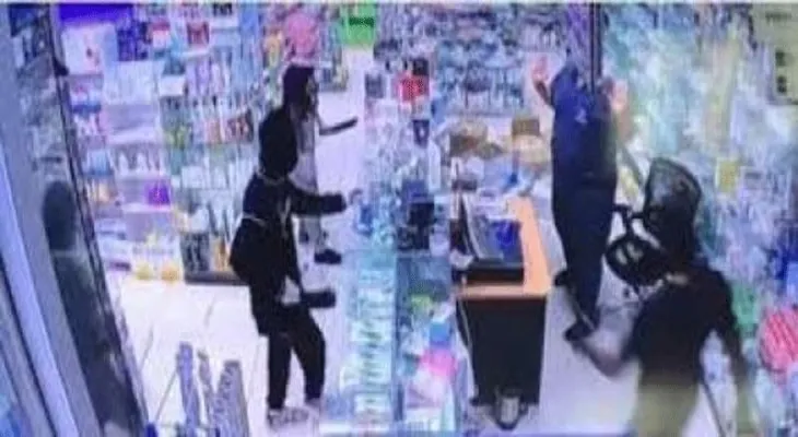 Armed robbery at "Vaughan" pharmacy for narcotic pills and police release descriptions of the suspects