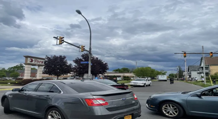 Buffalo: 9 people injured in a shooting at a shopping center