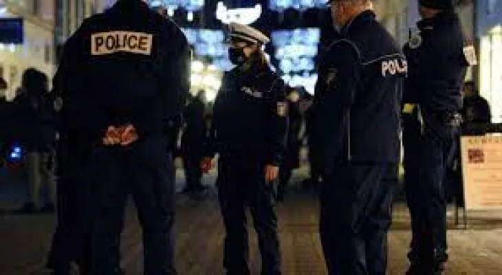 Toronto: Shooting at two people and injury of 7 police officers on Toronto beach Sunday night