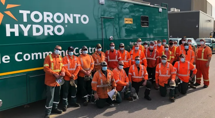 Toronto sends its crews to help Ottawa restore power after the storm