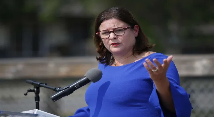 Manitoba: Premier Heather Stefanson highlights the issue of raising the minimum wage