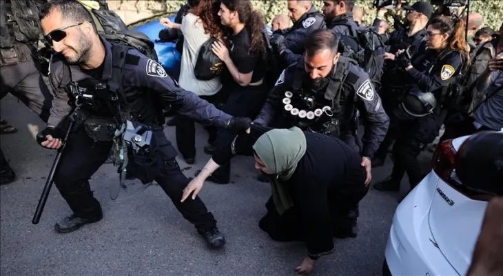 Israelis chant racist slogans in the Jerusalem march "Death to Arabs" amid clashes between them and the Palestinians