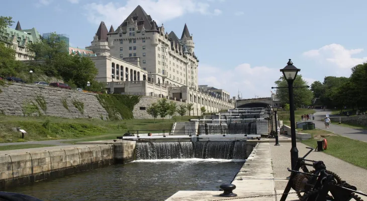 Selection of the offer presented by Ottawa Senators to purchase LeBreton Flats