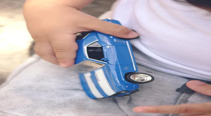 Death of a small child after being left inside a car in Ontario's hot weather