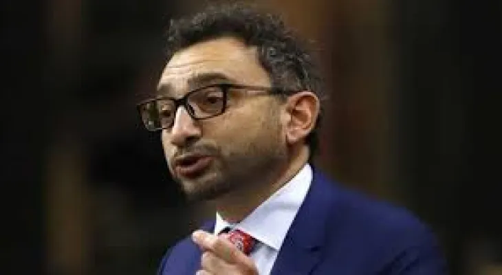 Canadian Transport Minister criticizes luggage chaos at Toronto Pearson