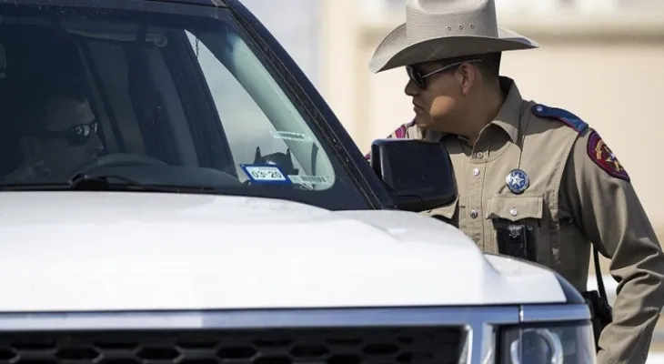 Armed man kills two people and injures 3 police officers before committing suicide in Texas, USA