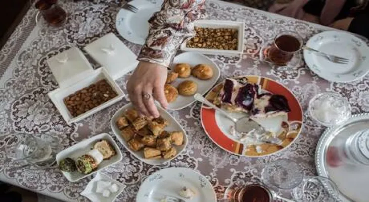 Doctor reveals the consequences of consuming tea with sweets