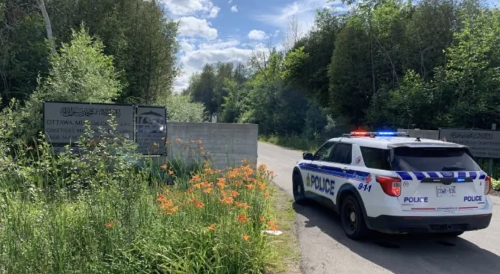 Ottawa: Police investigate shooting at Islamic cemetery during the funeral of a murder victim on Bank Street