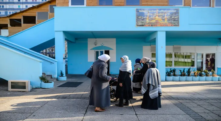Anatolia: Racist attack against a veiled woman in Germany