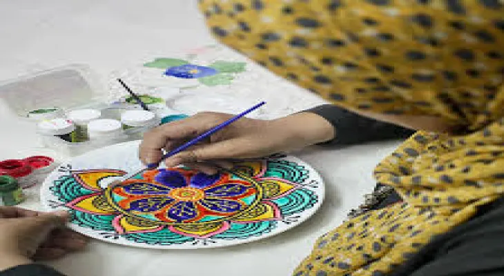 Mandala circles introduce a young Syrian woman to the Guinness World Records