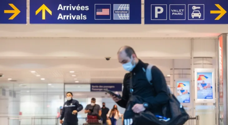 Travelers to Canada still have to wear masks for two weeks, despite eased regional measures