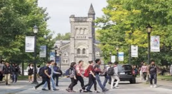 University of Toronto imposes COVID-19 vaccinations on students residing there at the beginning of the new academic year