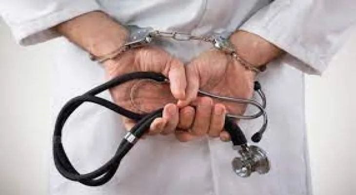 Investigation of the obstetrician and gynecologist in Montreal and revocation of his license due to assaulting pregnant women