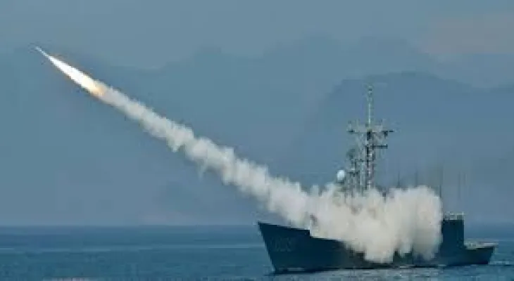 As an escalation step, the Chinese army begins its largest exercises using ballistic missiles around Taiwan.