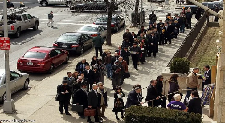 Toronto: Very long lines with hours of waiting for SIN cards and passports