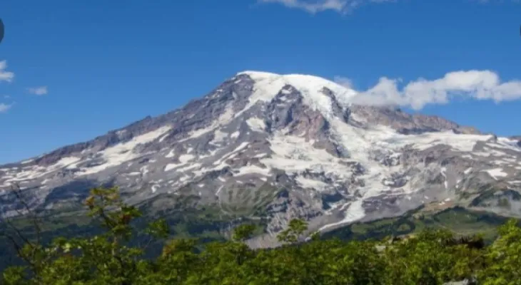 Canadian climber dies after falling from Mount Rainier in Washington state