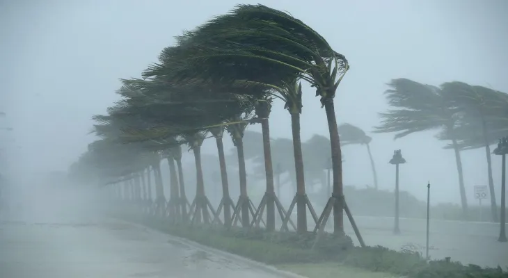Warnings for residents of the eastern Atlantic coast about Hurricane Fiona