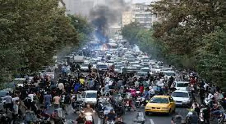 Iran: Deadly clashes during protests and complete internet shutdown