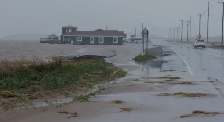 The federal government pledges to send aid as Fiona hits Atlantic Canada