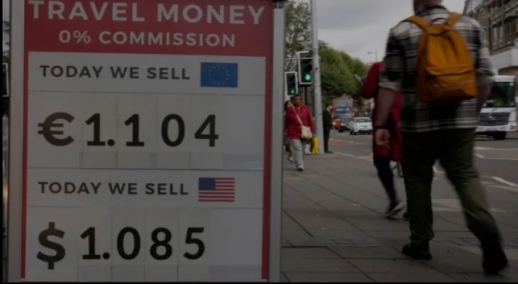 The pound sterling falls amid concerns over tax cuts