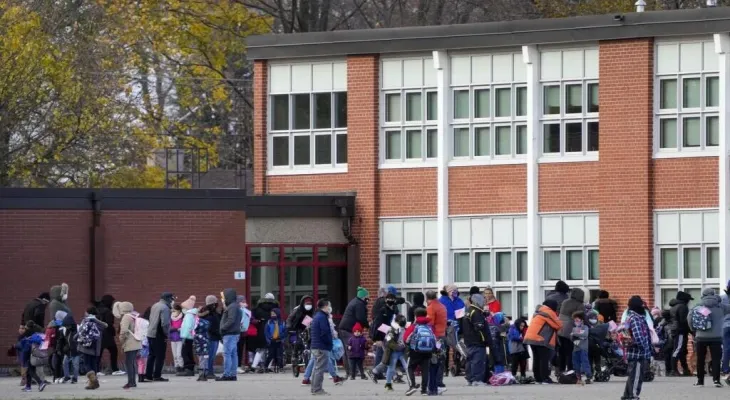 The Ontario School Board apologizes after a four-year-old student returned home alone.