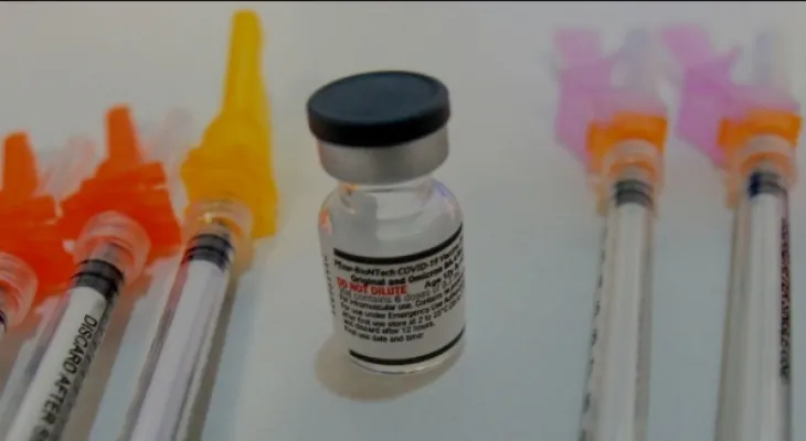 The Canadian Ministry of Health authorizes the Pfizer bivalent vaccine targeting the Omicron variants.