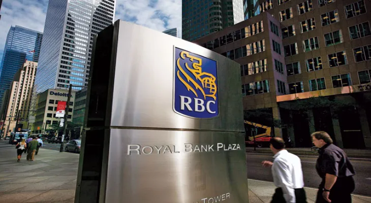 Cracks in the Canadian economy loom amid recession warnings
