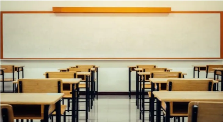 Education workers in Ontario warn of a full strike in schools