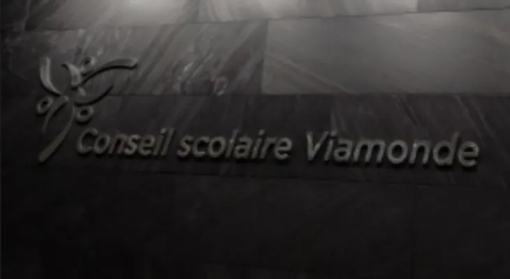 The French General Council chose to keep its schools open despite the strike tomorrow.