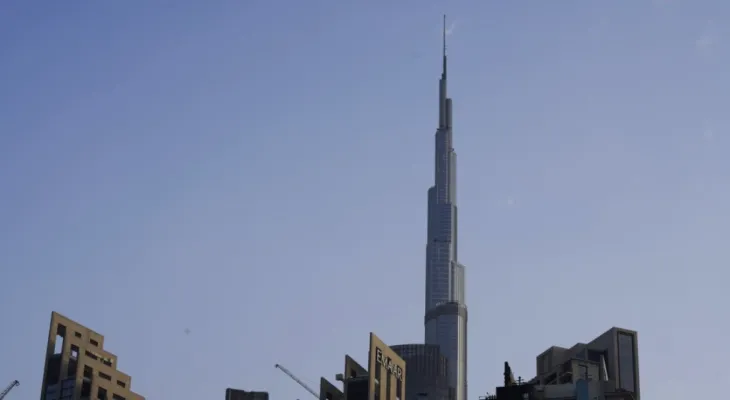 Dubai: Massive fire in a skyscraper near Burj Khalifa