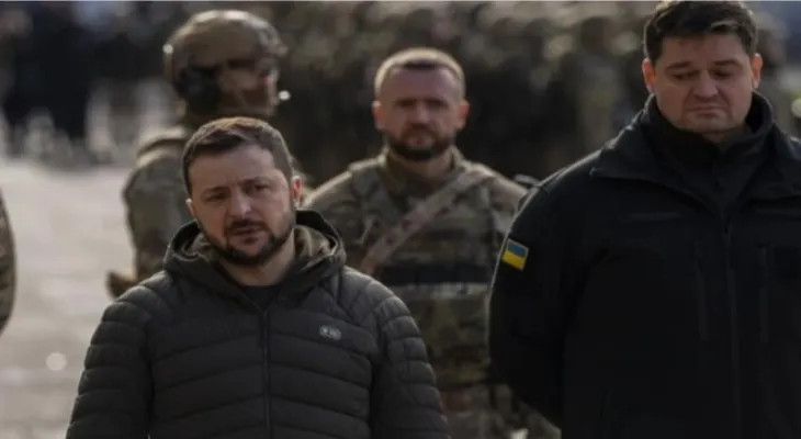 Zelensky visits Kherson after its recapture from the Russians