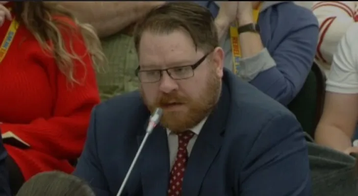 Excluding a lawyer representing the Freedom Convoy in the Emergency Law investigation from the proceedings