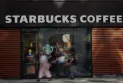 Canadian workers face barriers amid increasing union pressure at Starbucks