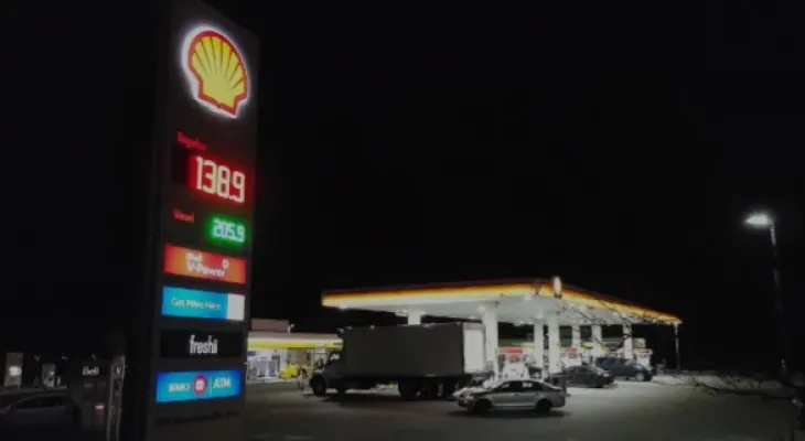 Gasoline prices are falling across Canada and are likely to continue for a few weeks before the holidays