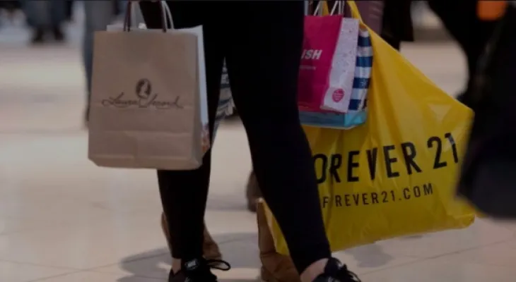 Amid fears of inflation and economic recession in 2023... Canadians are spending less on travel this holiday season