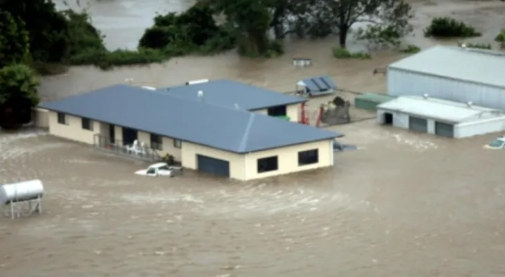 Record floods lead to isolation of many towns in Western Australia